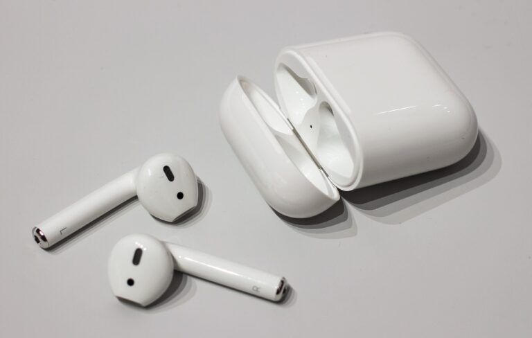AirPods_(cropped)